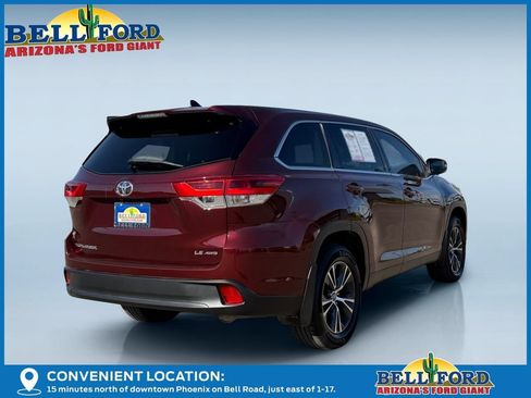 Used 2019 Toyota Highlander Plus w/ Carpet Mat Package (TMS) AWD/4WD image 3