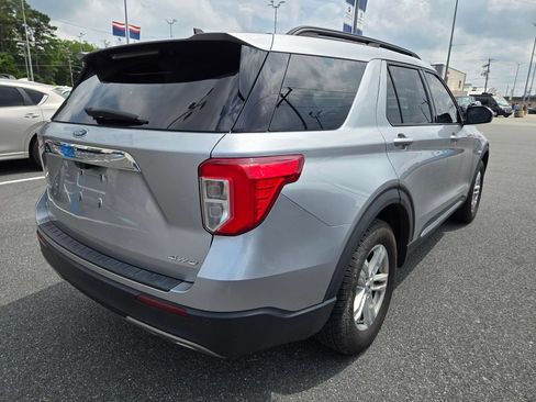 Used 2021 Ford Explorer XLT w/ Equipment Group 202A AWD/4WD image 5