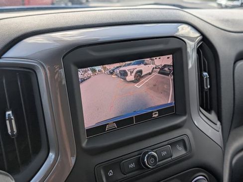 Certified 2022 Chevrolet Silverado 1500 Custom image 19