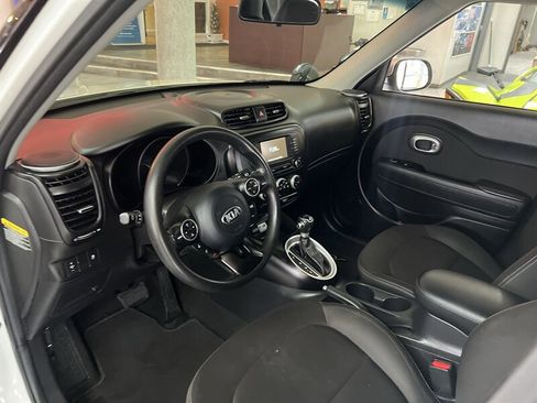 Used 2019 Kia Soul image 14
