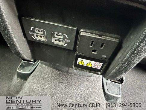 Used 2023 Jeep Cherokee Altitude Lux AWD/4WD image 15