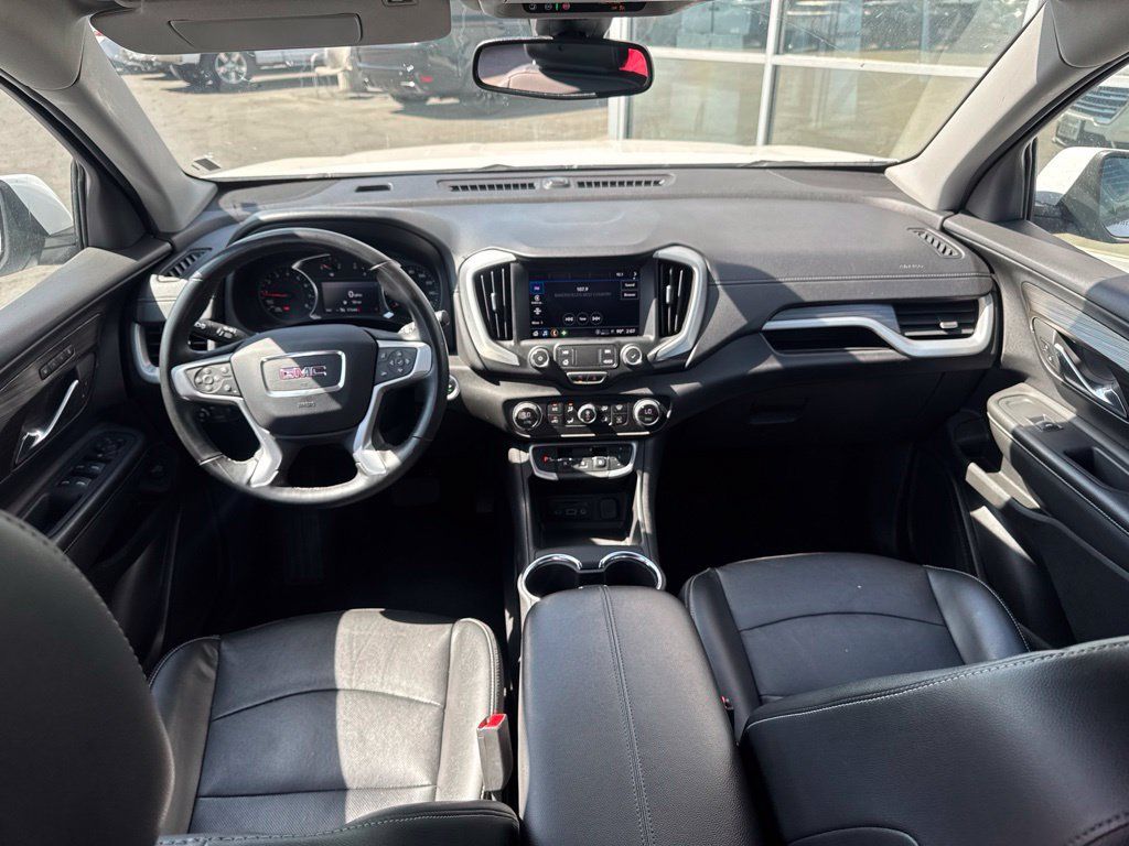 Used 2024 GMC Terrain SLT AWD/4WD image 16