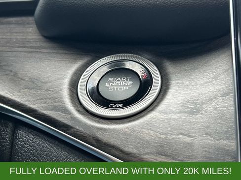 Used 2023 Jeep Grand Cherokee Overland w/ Luxury Tech Group IV AWD/4WD image 30