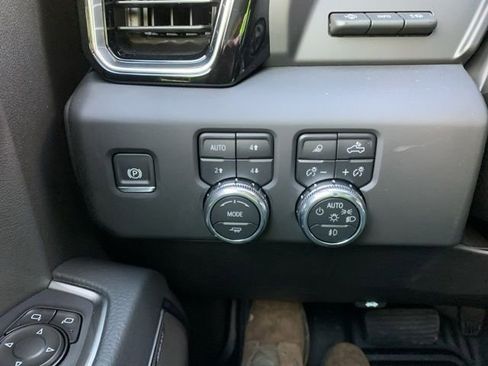 New 2026 GMC Sierra 1500 Denali w/ Denali Reserve Package AWD/4WD image 19
