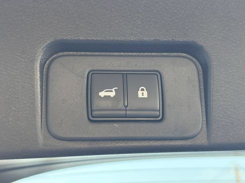 Used 2026 Nissan Rogue SL FWD image 24