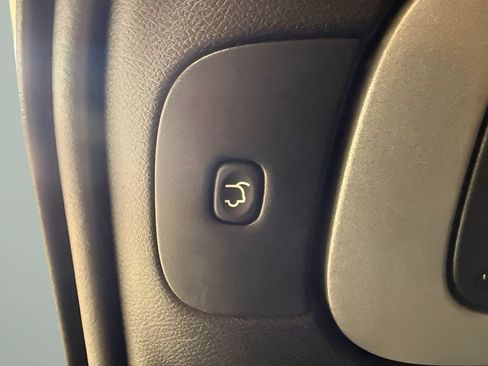 Used 2018 Jeep Cherokee Trailhawk w/ Quick Order Package 27L AWD/4WD image 10