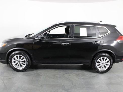 Used 2017 Nissan Rogue SV w/ SV Premium Package image 10