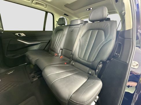 Certified 2022 BMW X7 xDrive40i w/ Premium Package image 25
