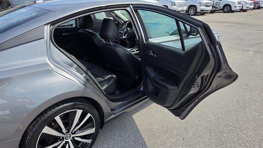 Used 2022 Nissan Altima 2.5 SR FWD image 15
