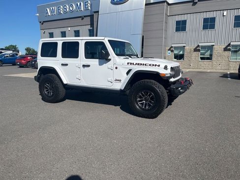 Used 2024 Jeep Wrangler Unlimited Rubicon AWD/4WD image 4