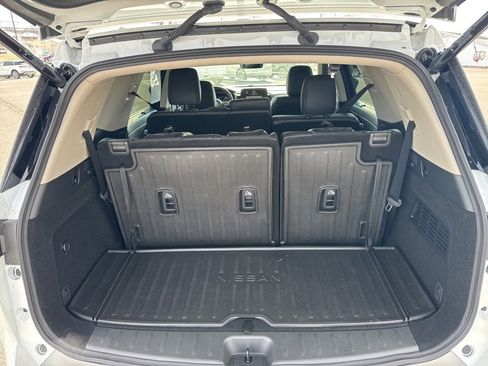 Used 2025 Nissan Pathfinder SL w/ Cargo Package image 18