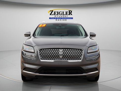 Used 2023 Lincoln Nautilus Reserve AWD/4WD image 2