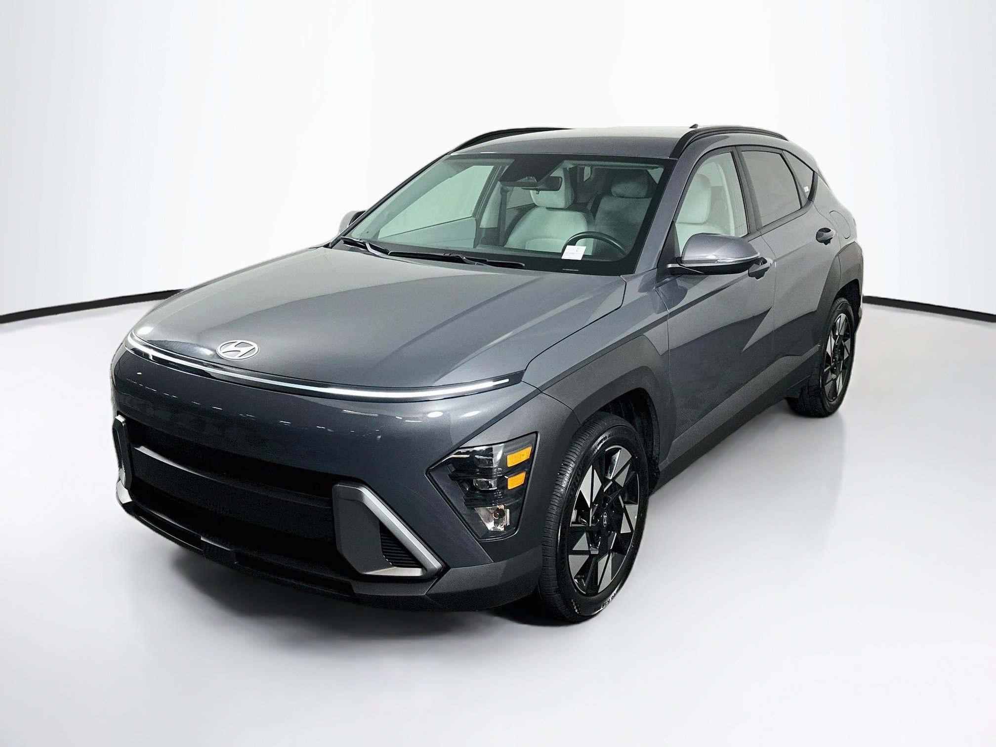 Used 2025 Hyundai Kona SEL FWD image 3