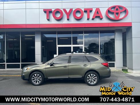 Used 2017 Subaru Outback 2.5i Touring AWD/4WD image 1