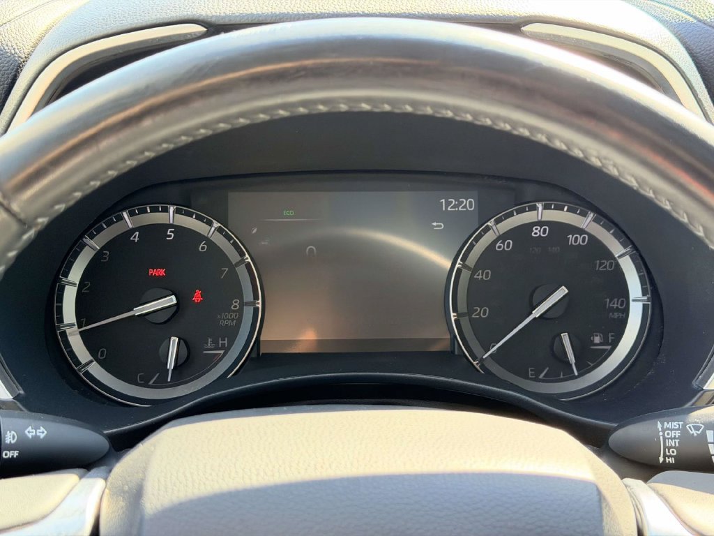 Certified 2021 Toyota Highlander XLE AWD/4WD image 9
