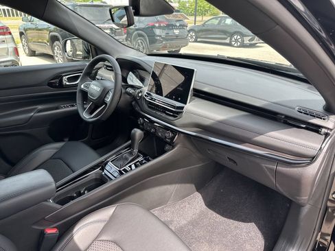 New 2026 Jeep Compass Latitude AWD/4WD image 15