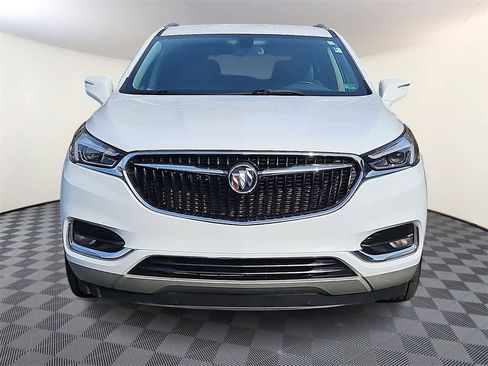 Used 2020 Buick Enclave Essence w/ Sound and Sites Package image 2