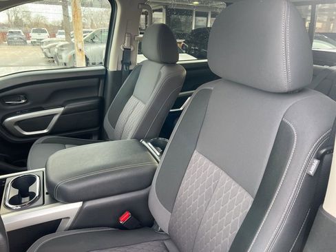 Certified 2024 Nissan Titan SV w/ SV Convenience Package image 5