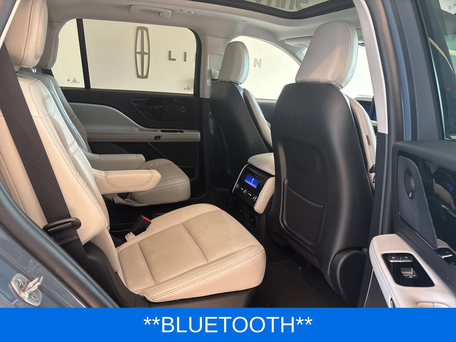 Certified 2025 Lincoln Aviator Reserve AWD/4WD image 11