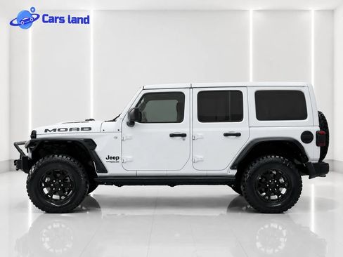 Used 2018 Jeep Wrangler Unlimited Sahara w/ Quick Order Package 24M Moab AWD/4WD image 3