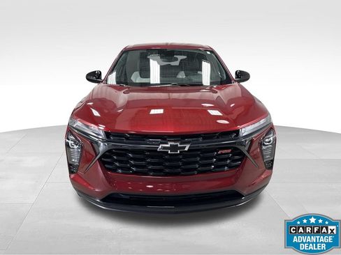 Used 2024 Chevrolet Trax RS w/ Driver Confidence Package FWD image 2