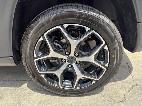 Used 2025 Jeep Compass Limited AWD/4WD image 31