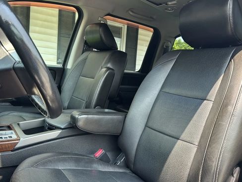 Used 2010 Nissan Titan LE AWD/4WD image 13