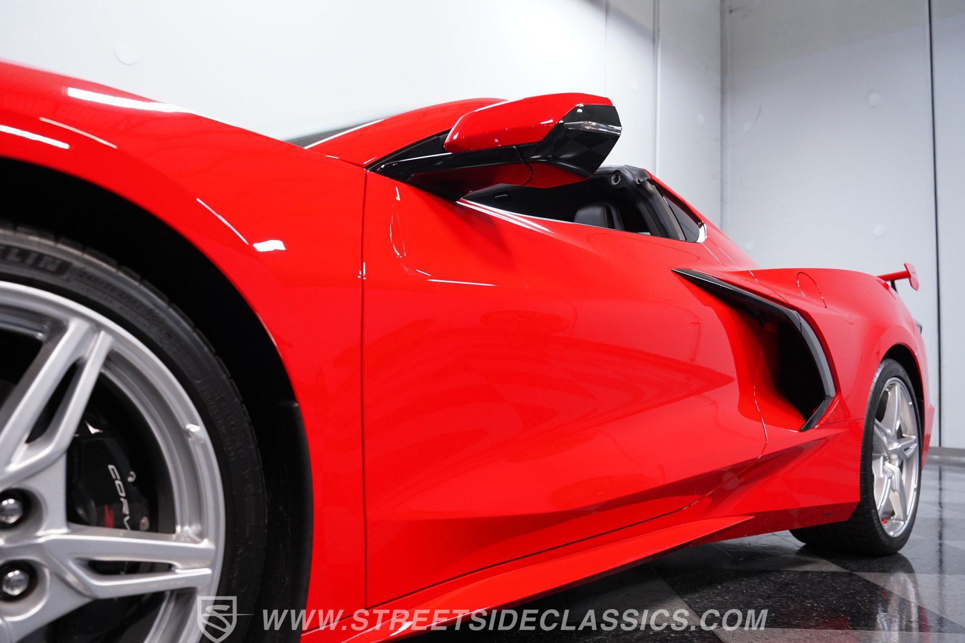 Used 2021 Chevrolet Corvette Stingray Preferred Cpe w/ Z51 Performance Package RWD image 19