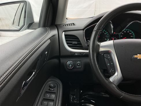 Used 2015 Chevrolet Traverse LT FWD image 34