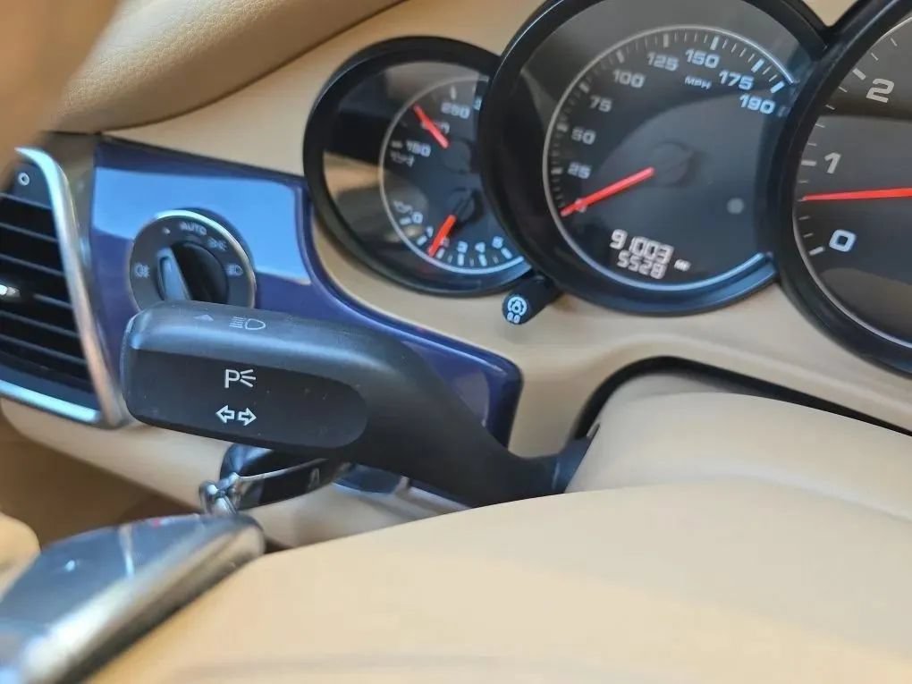 Used 2011 Porsche Panamera 4 AWD/4WD image 19