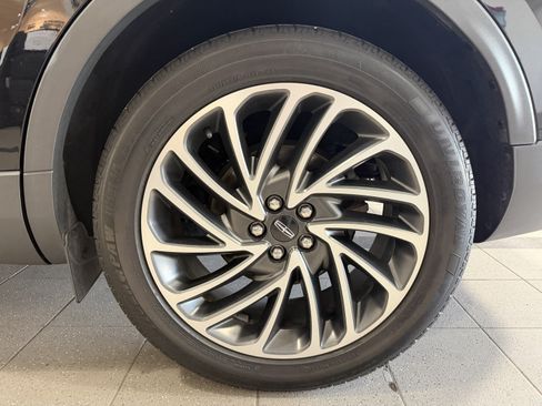 Used 2019 Lincoln Nautilus Reserve FWD image 7