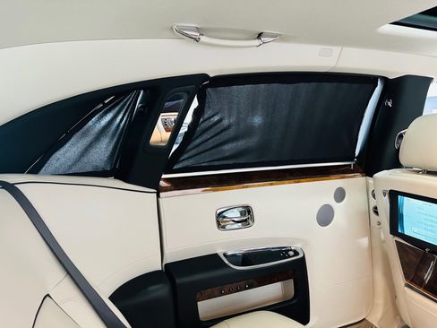 Used 2014 Rolls-Royce Ghost Extended Wheelbase RWD image 8
