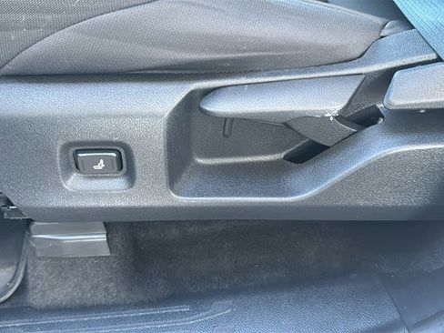 Used 2025 Toyota Tacoma SR image 20