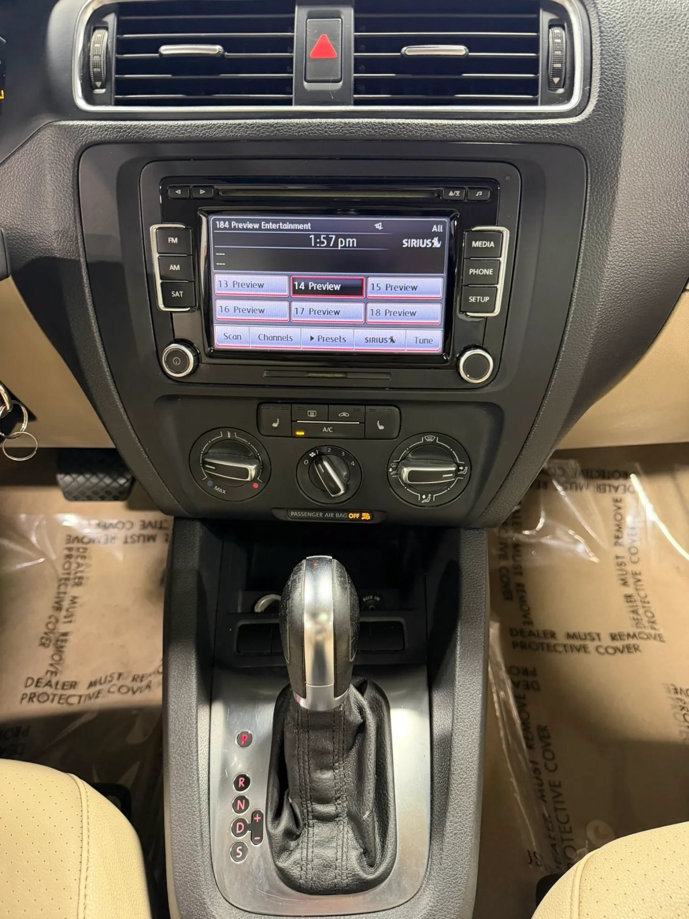 Used 2013 Volkswagen Jetta SE FWD image 3