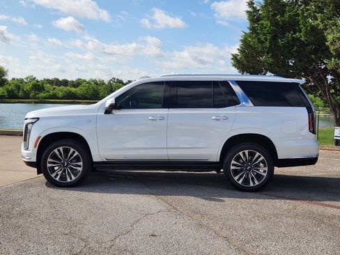 Certified 2025 Cadillac Escalade Premium Luxury w/ Touring Package AWD/4WD image 3