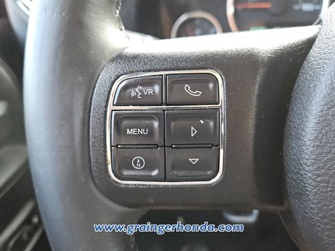 Used 2015 Jeep Wrangler Unlimited Rubicon w/ Dual Top Group AWD/4WD image 18