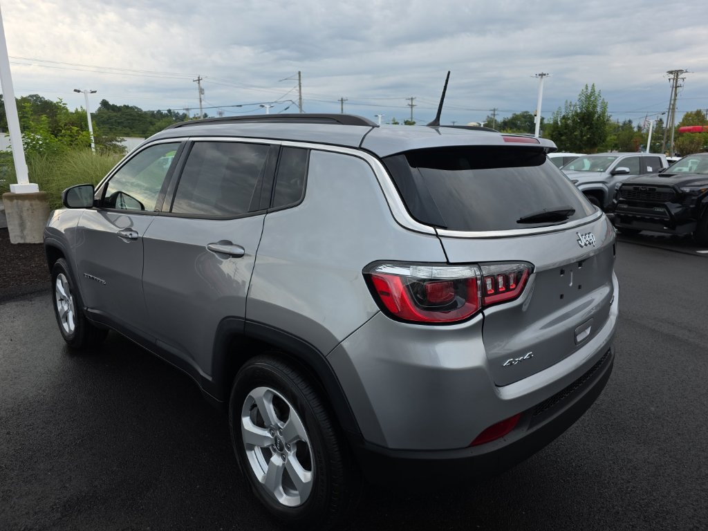 Used 2018 Jeep Compass Latitude w/ Cold Weather Group AWD/4WD image 4
