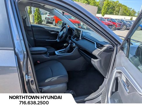 Used 2025 Toyota RAV4 XLE AWD/4WD image 34