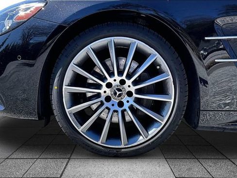 Used 2019 Mercedes-Benz SL 550 image 4