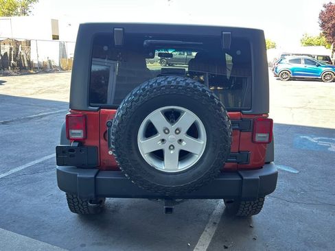 Used 2014 Jeep Wrangler Unlimited Sport w/ Quick Order Package 24S AWD/4WD image 6