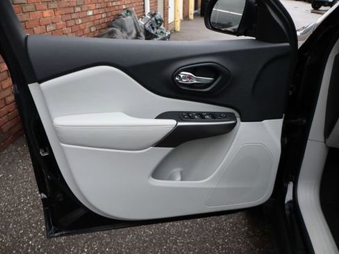 Used 2022 Jeep Cherokee Latitude Lux image 8