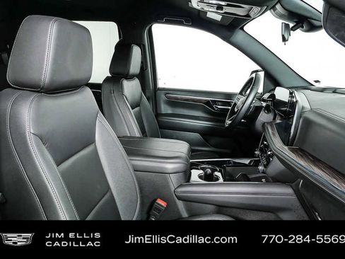 Used 2025 Chevrolet Tahoe LT RWD image 22