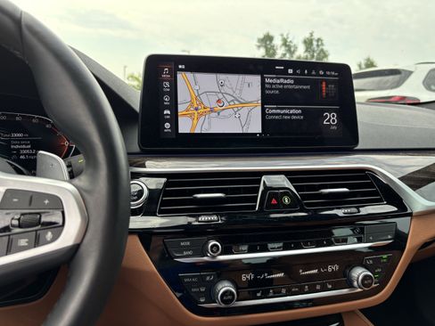 Used 2023 BMW 540i w/ M Sport Package RWD image 18