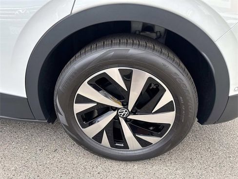 New 2025 Volkswagen ID.4 Pro image 7