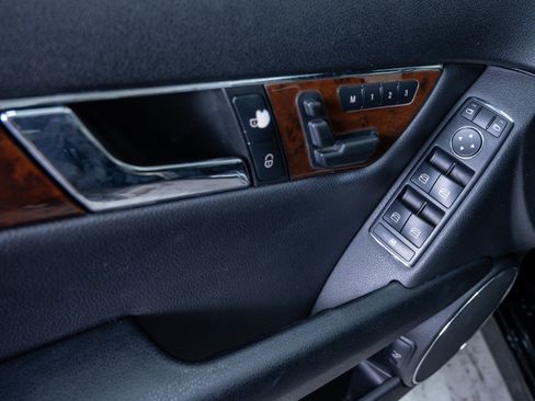 Used 2010 Mercedes-Benz C 300 4MATIC Sedan image 17