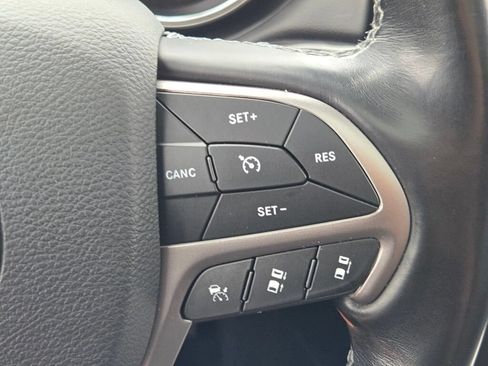 Used 2021 Jeep Grand Cherokee Overland AWD/4WD image 39