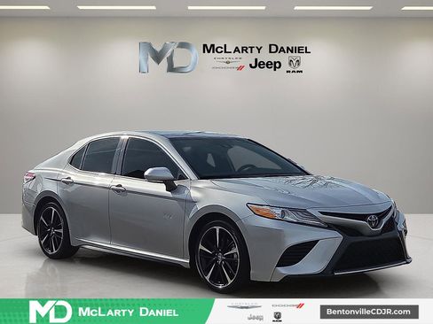 Used 2020 Toyota Camry XSE image 1