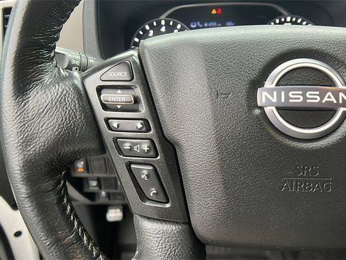 Used 2022 Nissan Frontier SV image 24