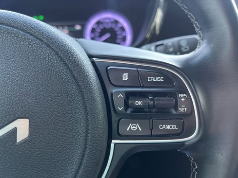 Used 2022 Kia Niro LXS image 25