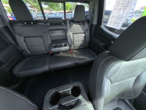 Used 2020 GMC Sierra 1500 SLT RWD image 16